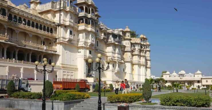 Udaipur: City Palace of Udaipur Tour With Guide - Experience