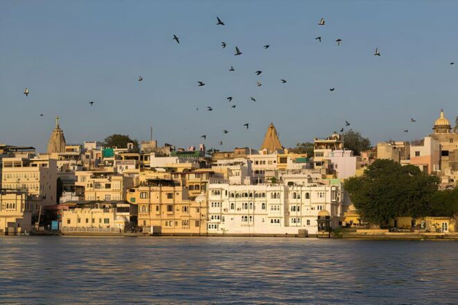 Udaipur Full Day City Tour With Boat Ride and Lunch - Directions