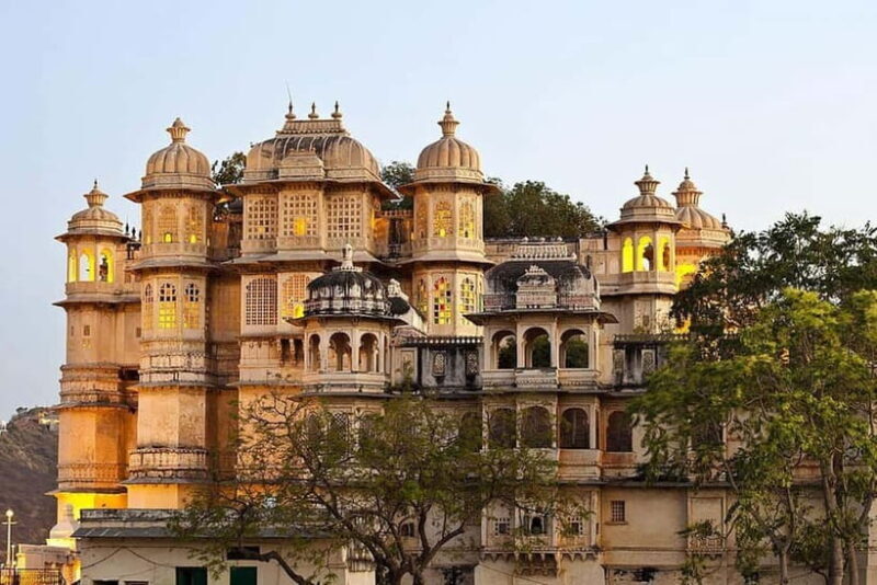 Udaipur : Full Day Private City Tour With Guide and Car - Starting with the City Palace: The Crown Jewel of Udaipur