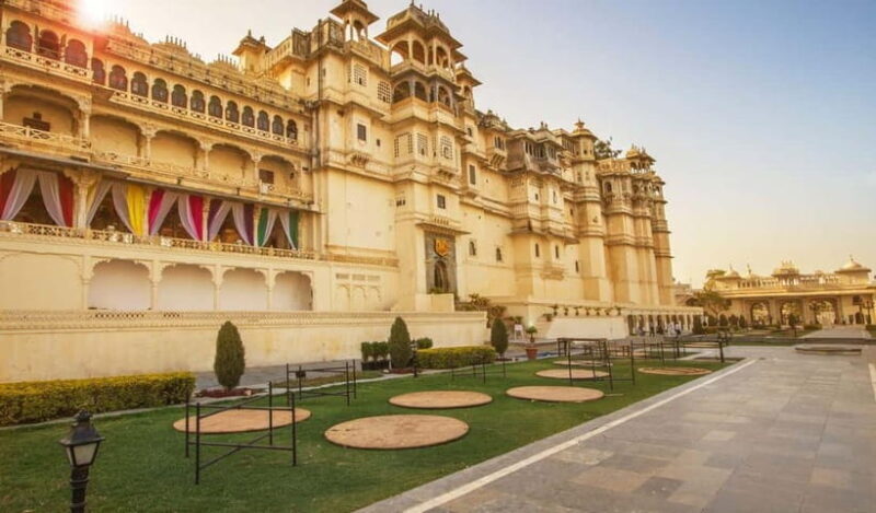 Udaipur : Full Day Private City Tour With Guide and Car - Good To Know