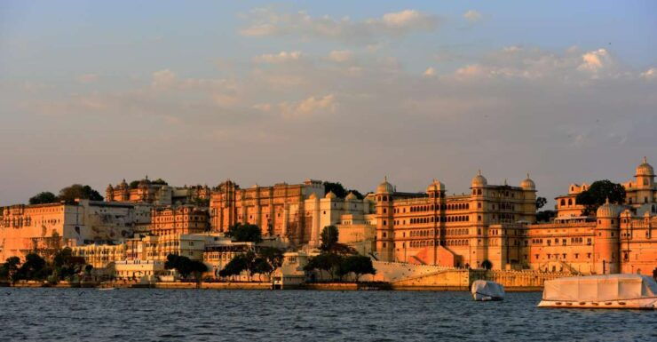 Udaipur: Full Day Private City Tour With Optional Boat Ride - Experience