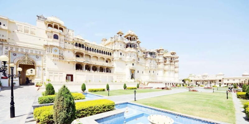 Udaipur: Full Day Private City Tour with Optional Boat Ride - Whats Included & Whats Not