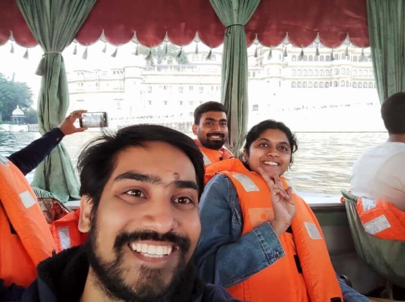 Udaipur: Ghats Guided Walking Tour with Boat Ride Experience - Good To Know