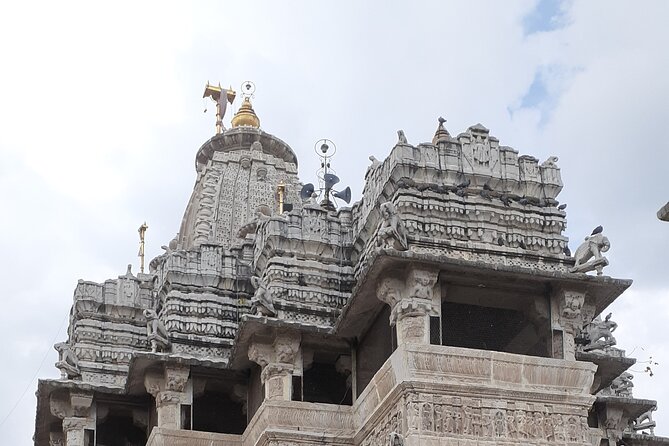 Udaipur Heritage City and Local Market Walking Tour - Tour Logistics