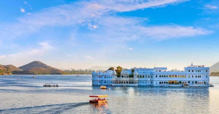 Udaipur: Highlights of Udaipur, Guided Half-Day Car Tour - Tour Details