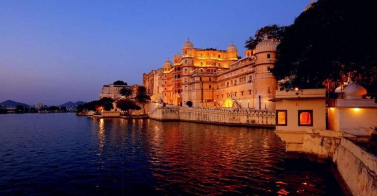 Udaipur: Palace of Udaipur & Jagdish Temple Walking Tour - Activity Details
