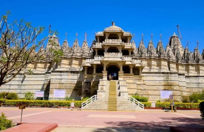 Udaipur: Palace of Udaipur & Jagdish Temple Walking Tour - Udaipur City Palace