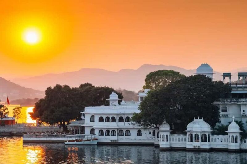 Udaipur Private City Tour by Tuk-Tuk or Car - The Driver-Guide Experience