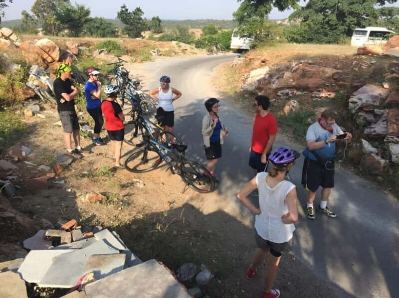 Udaipur: Private Lake Loop Bicycle Tour with Refreshments - Authenticity and Local Insights