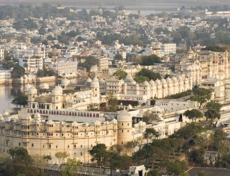 Udaipur: Private Sightseeing Guided City Tour in Udaipur - Duration and Language Options