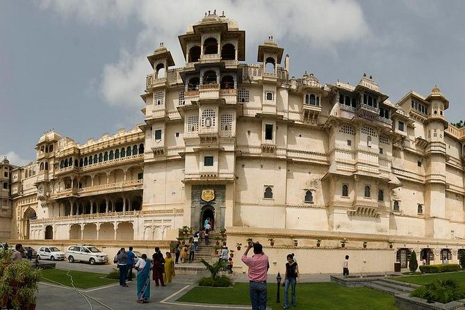 Udaipur Sightseeing Day Tour Including Aarti Ceremony - Tour Highlights