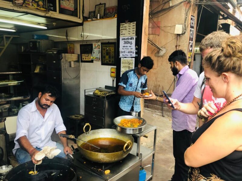 Udaipur: Street Food adventure l Eat Just like a local - Good To Know  