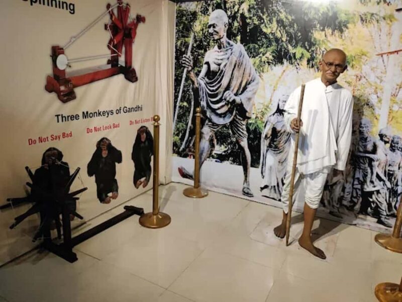 Udaipur: Wax Museum, 3D Art Gallery, and Horror Show Tour - The Guide and Learning Experience