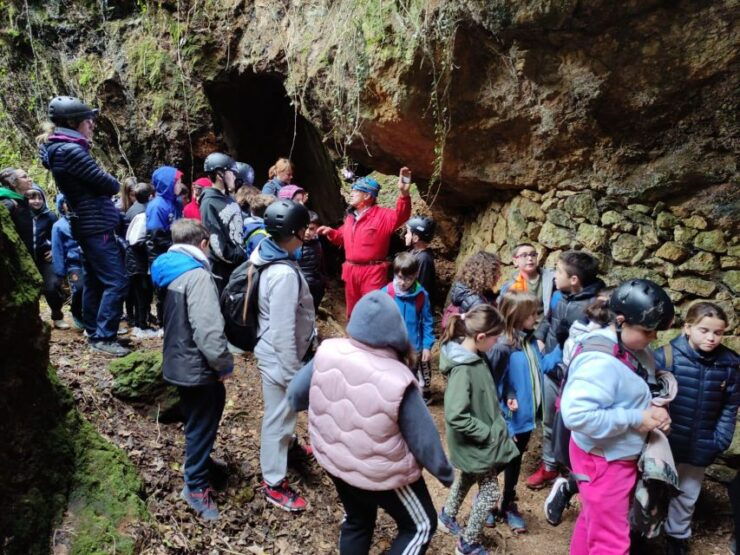 UDIAS: Mineral and Rock Workshop With Visit to Mine and Cave - Activity Details