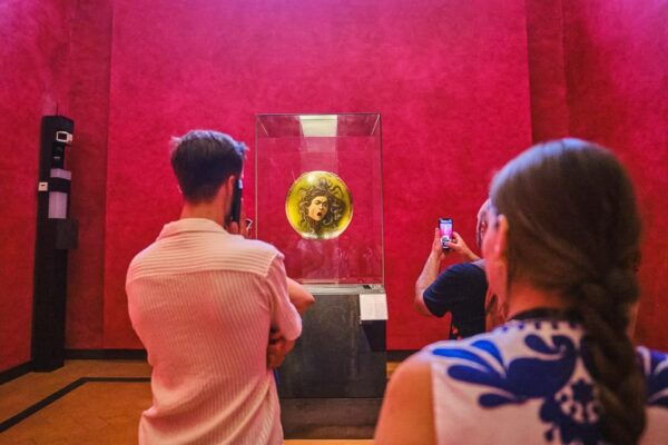 Uffizi Gallery Private Tour With Skip the Line Tickets - Prohibited Items