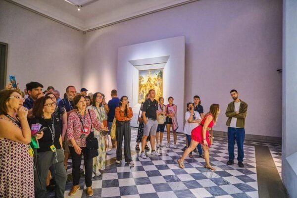Uffizi Gallery Small Group Tour With Skip The Line Ticket - Visitor Information and Tips