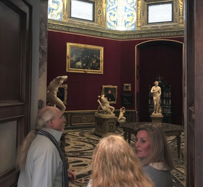 Uffizi Gallery Small Monolingual Group Tour - Group Size and Language Options