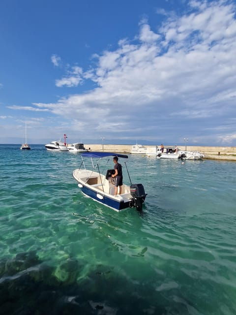 Ugljan: Boat Torus - Booking Information