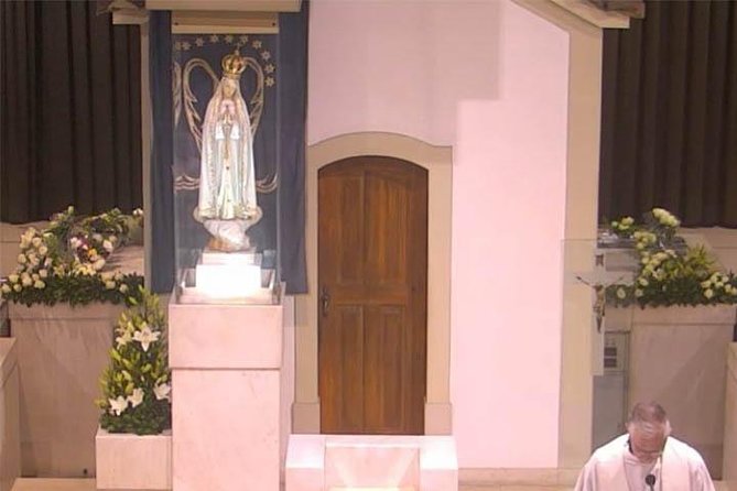 Ultimate Fátima Private Day-Tour - Attending Mass at the Chapel