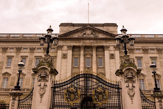 Ultimate London Food Tour: 8 British Foods & 30 London Landmarks - Iconic British Desserts