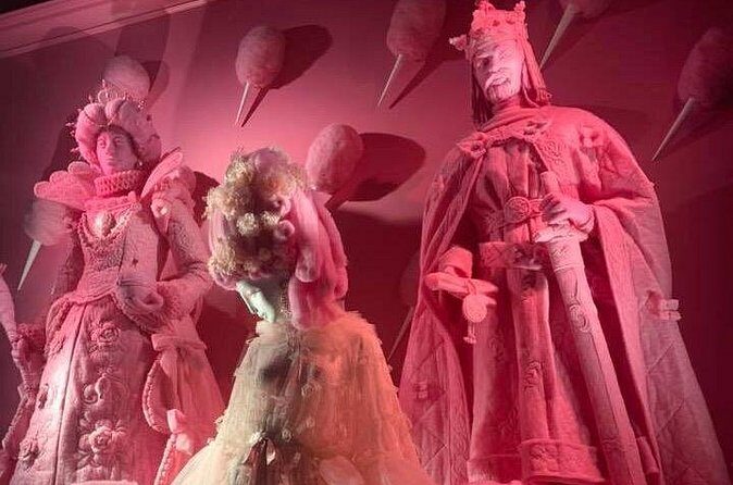 Ultimate NYC Christmas Lights At Night Walking Tour - Radio City Music Hall