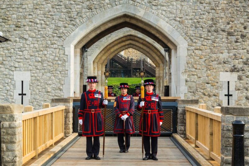 Ultimate Tower of London, Beefeater Welcome & Crown Jewels - Ultimate Tower of London, Beefeater Welcome & Crown Jewels: A Detailed Review