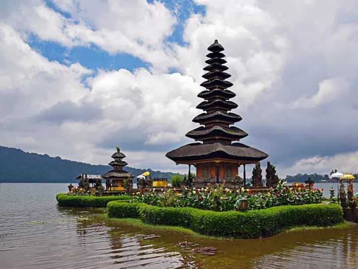 Ulun Danu Bratan Temple : Banyumala Waterfalls /Private Trip - Key Points