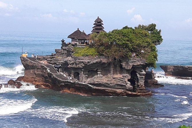 Ulun Danu Bratan Temple & Tanah Lot Private Day Tour - Transportation Details