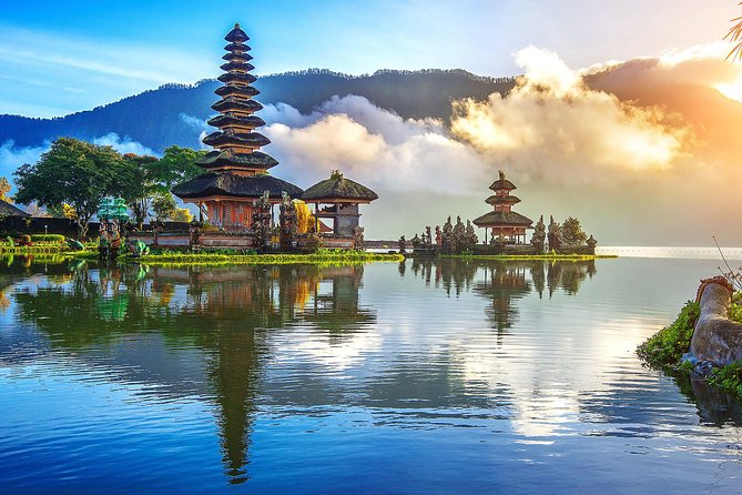 Ulun Danu Tample and Tanah Lot Sunset - Good To Know