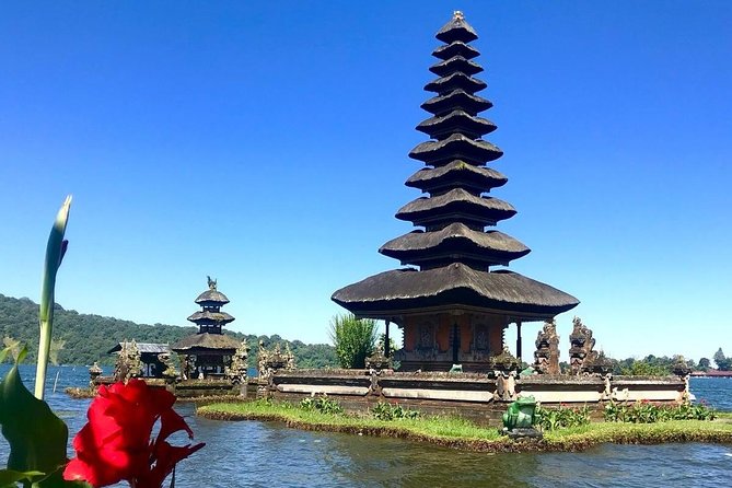 Ulun Danu Temple and Waterfall Tour - Location Details