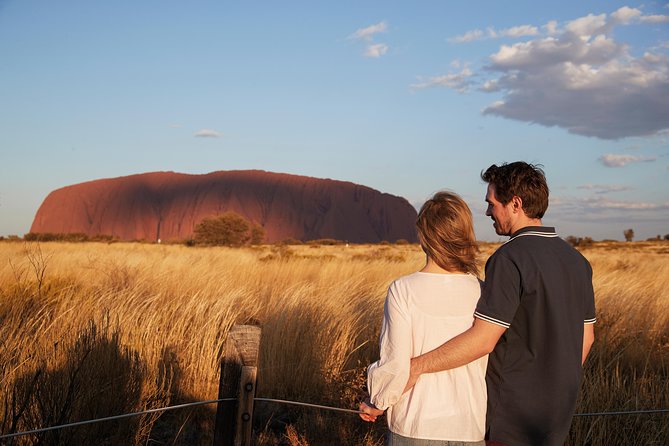 Uluru (Ayers Rock) Sunset Outback Barbecue Dinner & Star Talk - Staff and Service