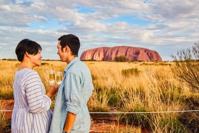 Uluru: Sunset, Sparkling Wine, Cheeseboard & Gourmet BBQ - Stargazing and Learning About Constellations