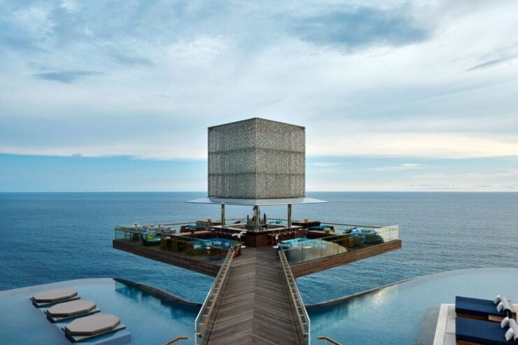 Uluwatu: Beach Club and Cliffside Private Bar Hopping Tour - Experience Highlights