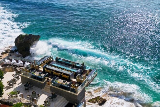 Uluwatu: Beach Club and Cliffside Private Bar Hopping Tour - Review Summary