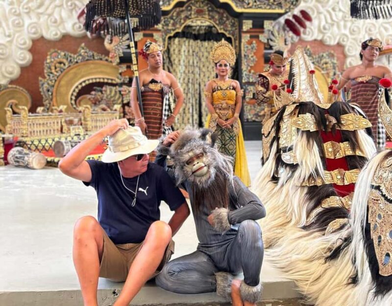 ULUWATU : gwk,tanah barak cliff,suluban beach - Suluban Beach: A Hidden Paradise for Relaxation and Surfing