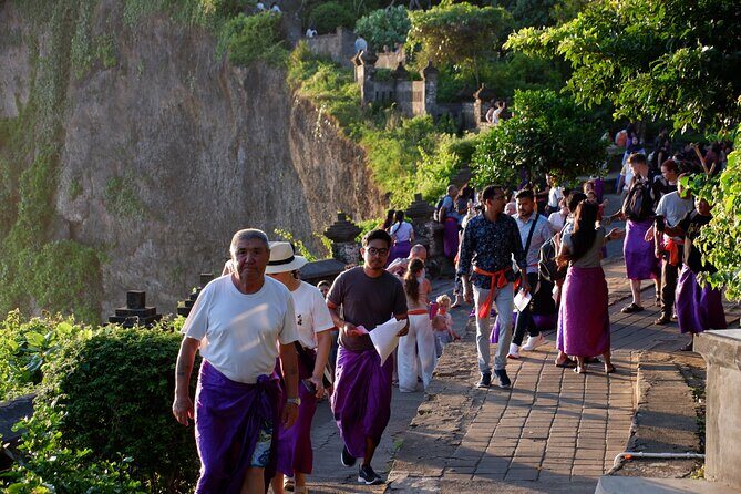 Uluwatu Kecak and Jimbaran Bay - Exploring Bali’s Top Spots with Ease
