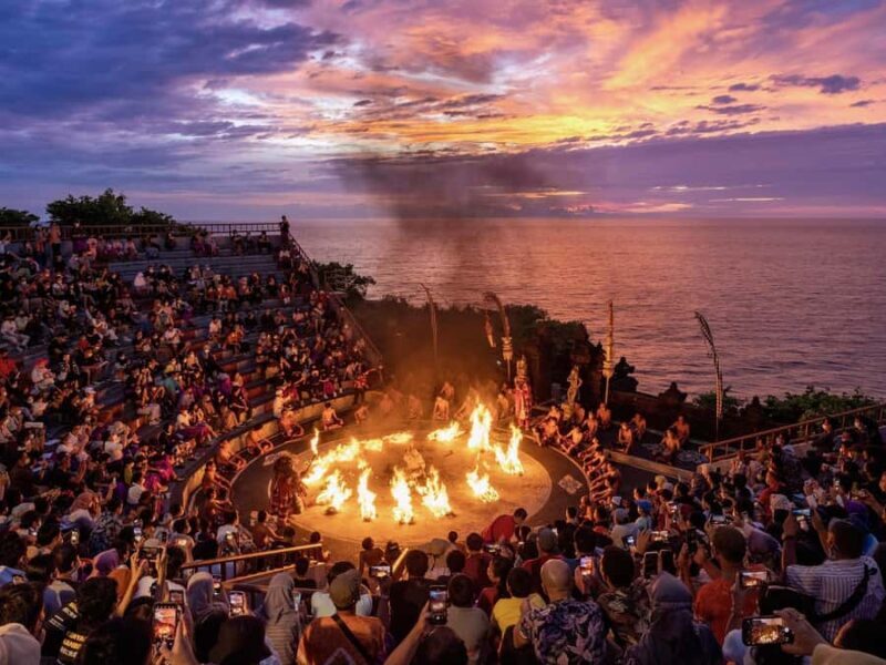 Uluwatu Sunset Temple - Kecak Dance Show & Seafood Dinner - Discovering Uluwatu: Bali’s Cliffside Gem
