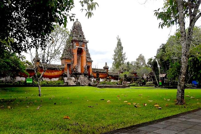 Uluwatu, Tanah Lot and Jimbaran Tour - Itinerary Details