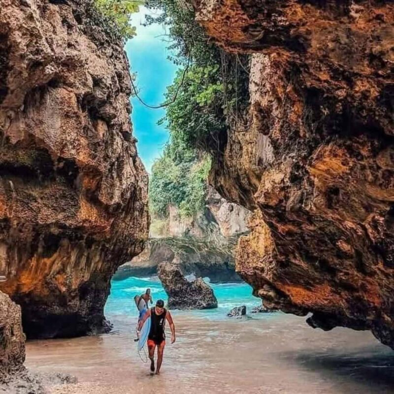 Uluwatu: Temple Sunset, Kecak Dance & Jimbaran Dinner - Uluwatu: Temple Sunset, Kecak Dance & Jimbaran Dinner – A Balanced Look