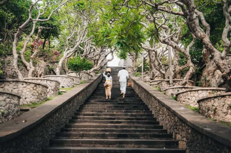 Uluwatu: Temple Sunset, Kecak Dance & Jimbaran Dinner - FAQ