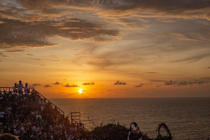 Uluwatu Temple Sunset Tour & Dinner at Jimbaran Bay - The Allure of Uluwatu Temple