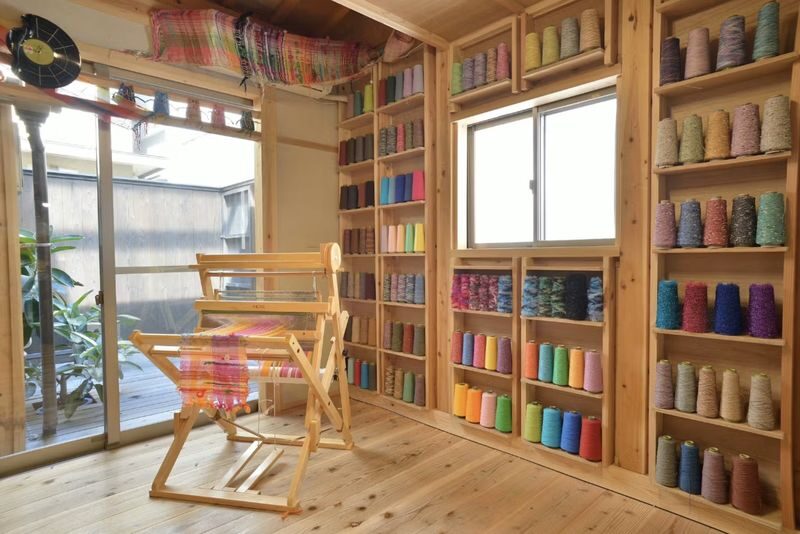 Umeda Weaving Experience (Osaka) - A quiet creative break in central Osaka
