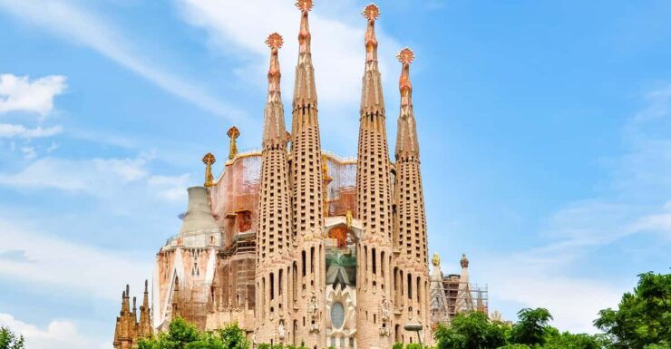Uncover Sagrada Familia: Gaudí's Designs and Museum Exhibits - Good To Know
