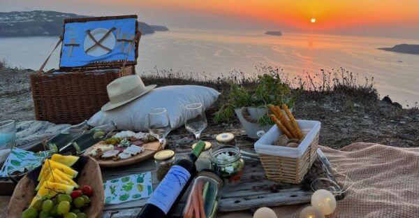 Uncrowded Santorini Sunset PicNic - Return to Starting Location