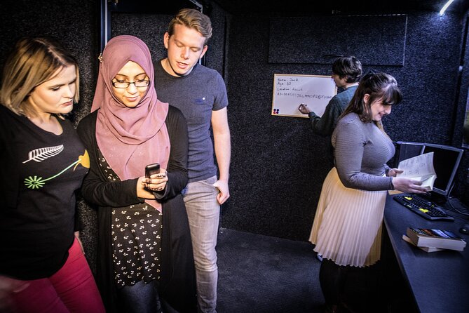 Undercover Agent Escape Game - High-Tech Spy Thriller - Common Questions