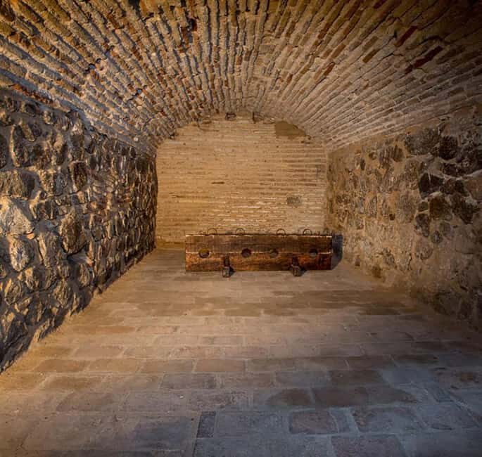 Underground Toledo: Roman baths, dungeons, and secrets beneath the city - What to Expect from the Underground Toledo Tour