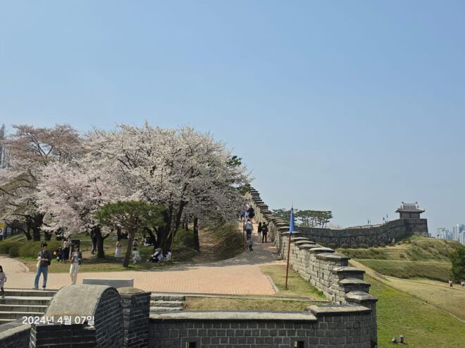 Unesco Heritage, Suwon Hwaseong Fortress, and Folk Village - Life in the Folk Village