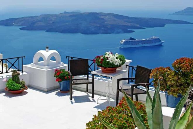 Unforgetable 4h Tour in Santorini With Guide - Experience the Beauty of Santorini