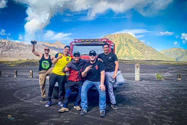 Unforgetable Tour of Java Island - Local Cuisine to Try