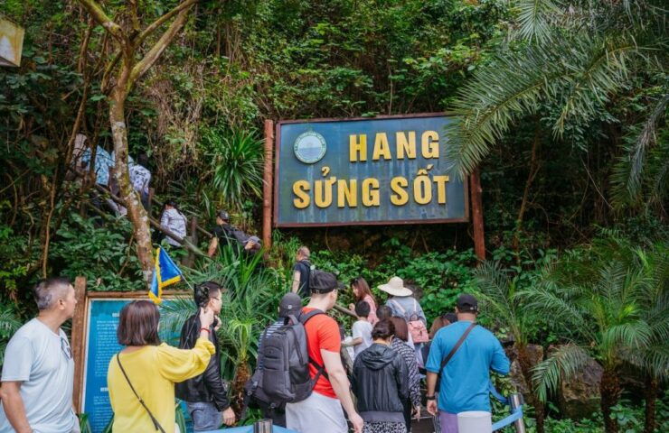 Unforgettable Halong Bay Adventure With Excursion Cruise - Activity Highlights